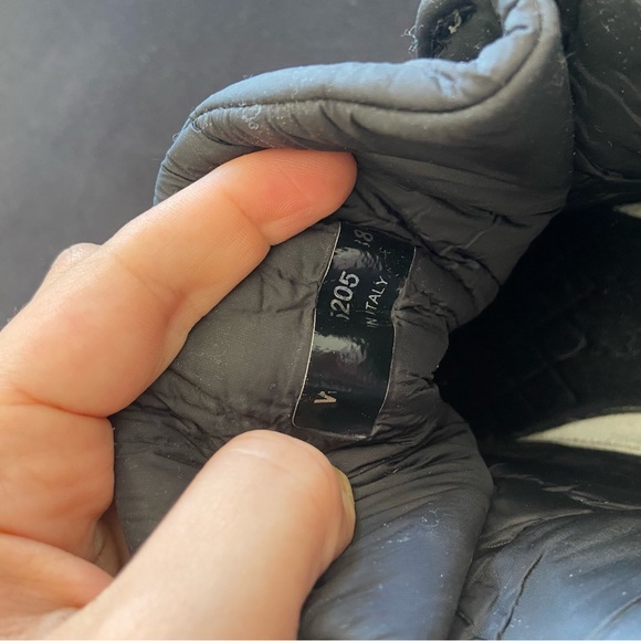 Chanel sneakers - Picture 8 of 11